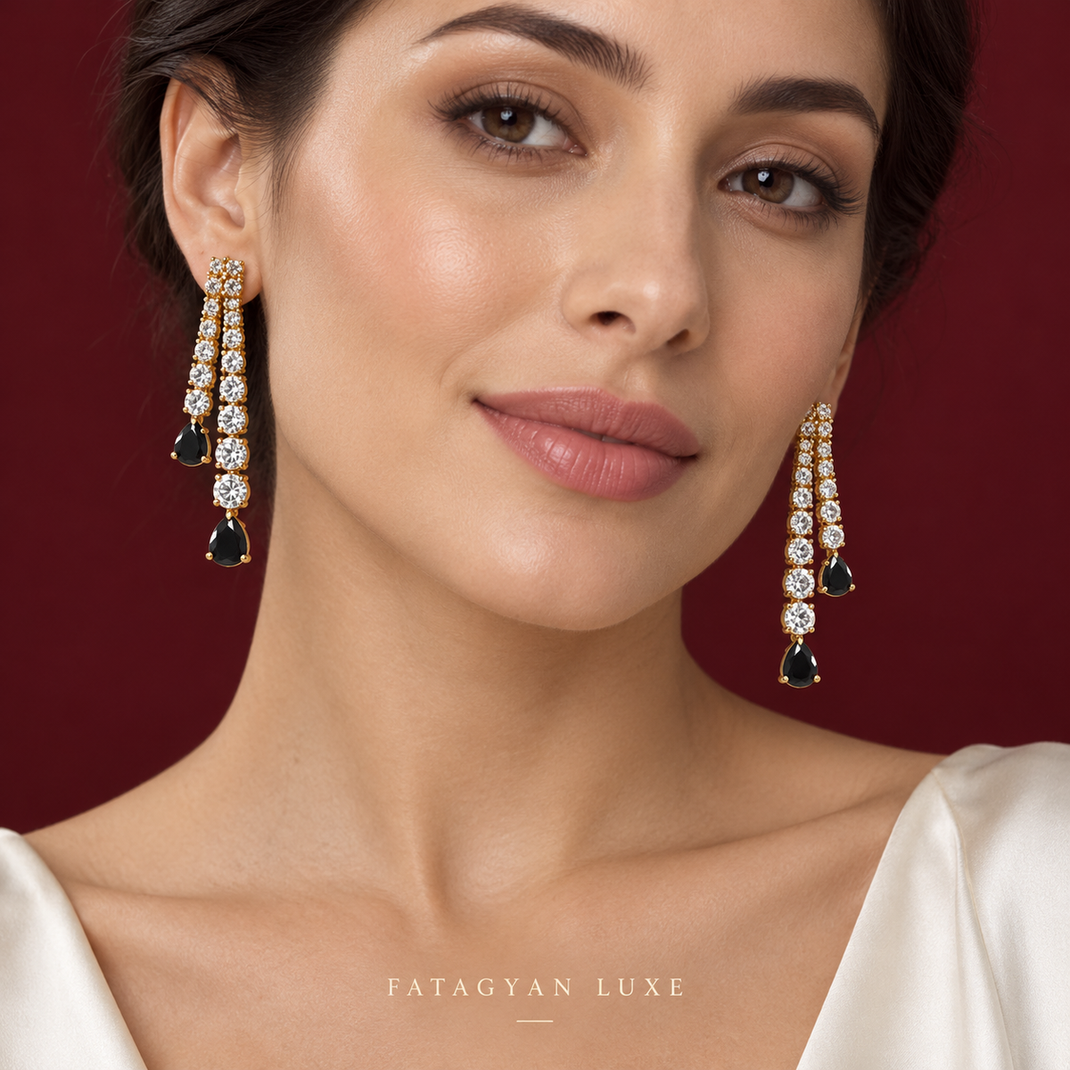 Émeraude Cascade Crystal Drop Earrings – 18K Gold Plated XP002
