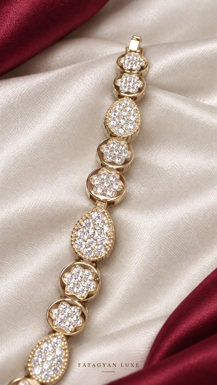 Floréa Crystal Bloom Bracelet detail