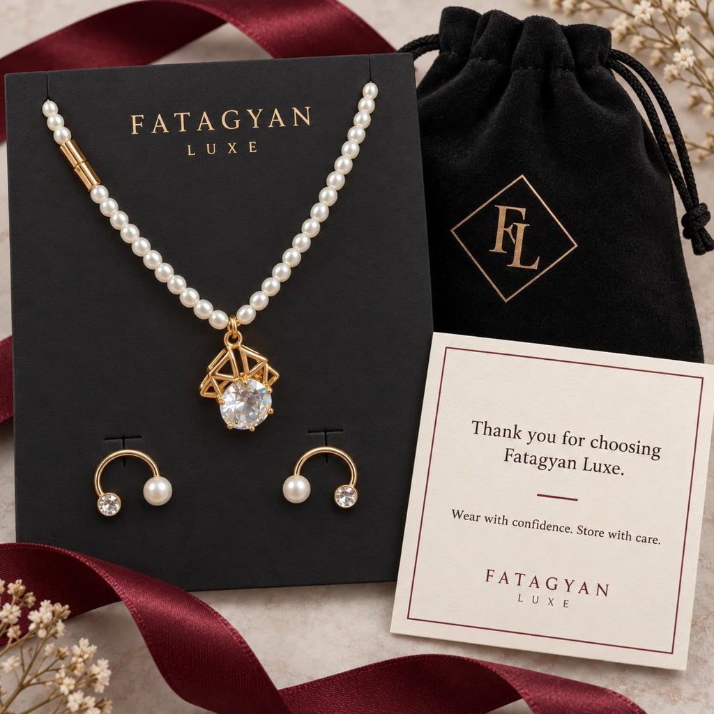 Éclat Perlé pearl and crystal necklace earrings set packaging