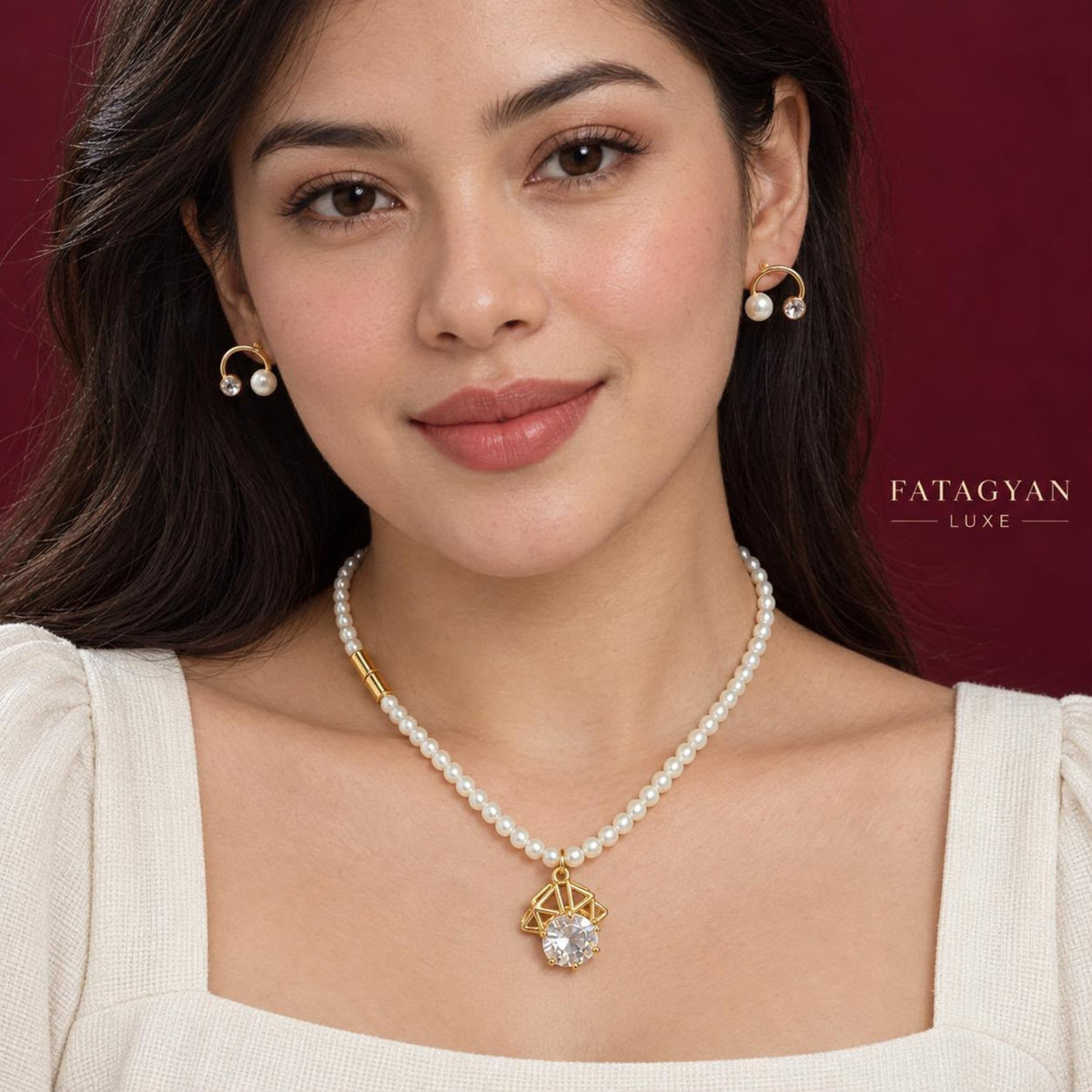 Éclat Perlé pearl and crystal necklace earrings set worn