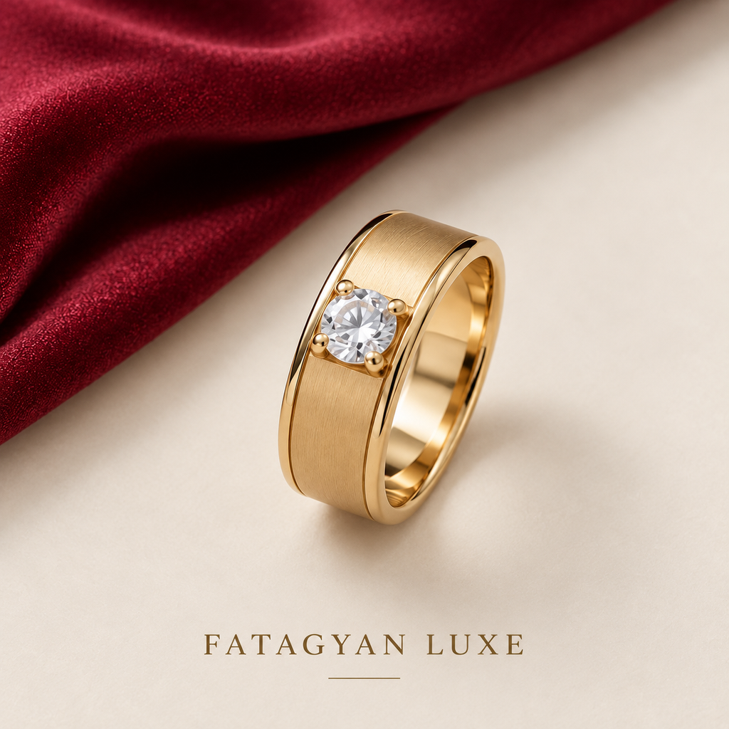 Solenne Solitaire Crystal Ring detail